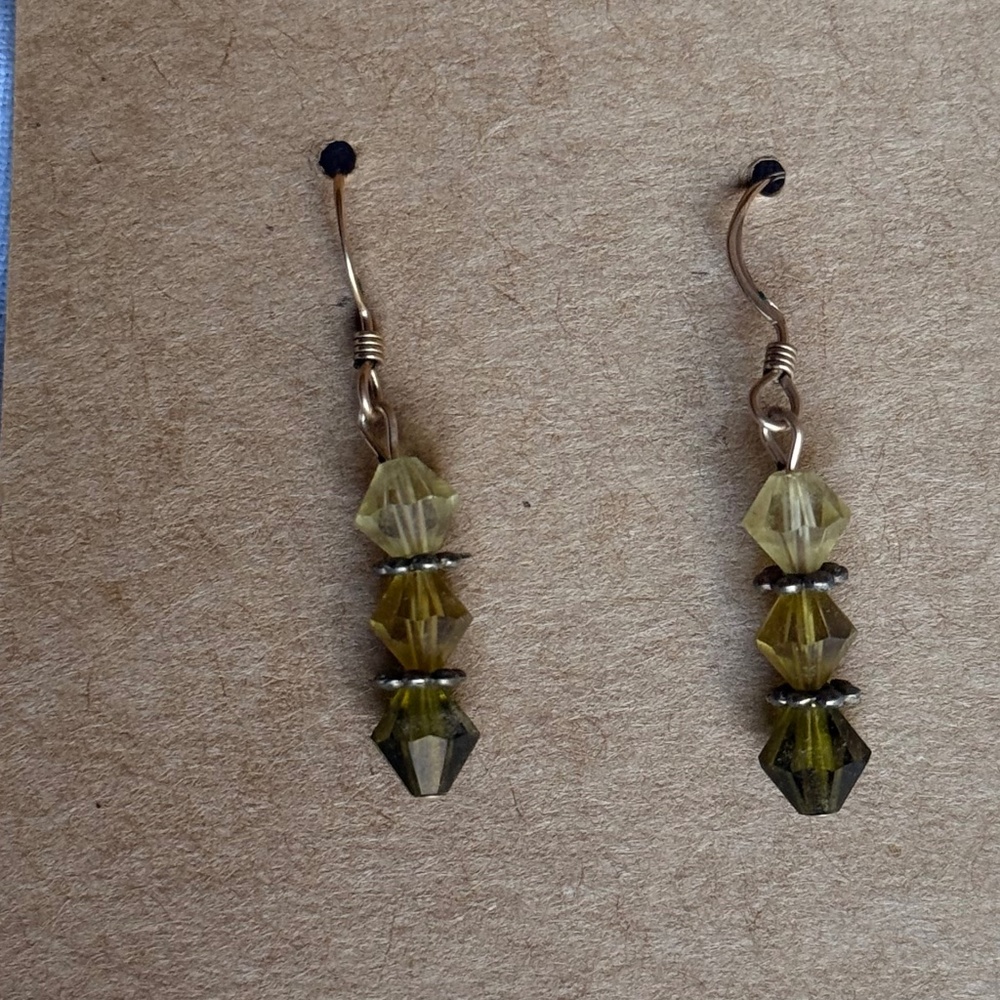 Adorable beaded green drop drip earrings